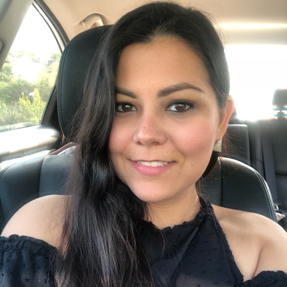 Meet your Posher, Araly - Picture 2 of 8